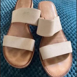 Gorgeous Seychelles slides in cream leather, size 8.5, like new condition.
